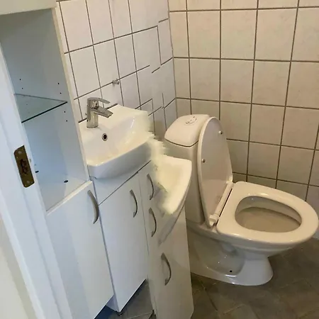 בית נופש Lovely Summer House Near The אוטרופ